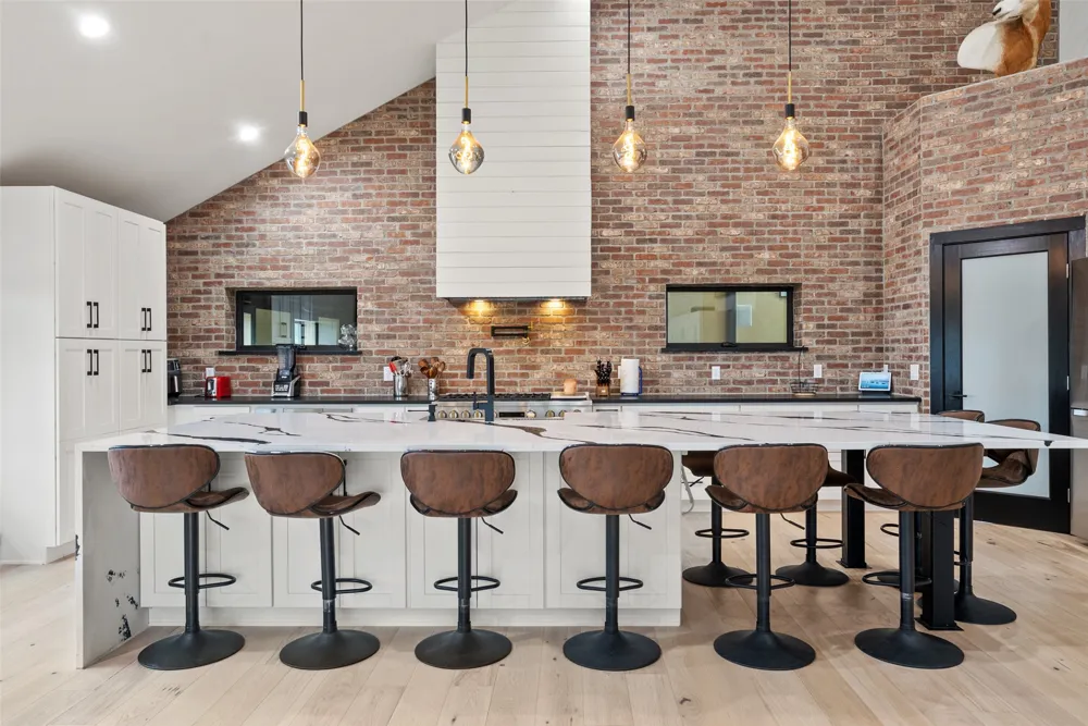 561 Broken Bit Trail Dripping Springs, TX 78620