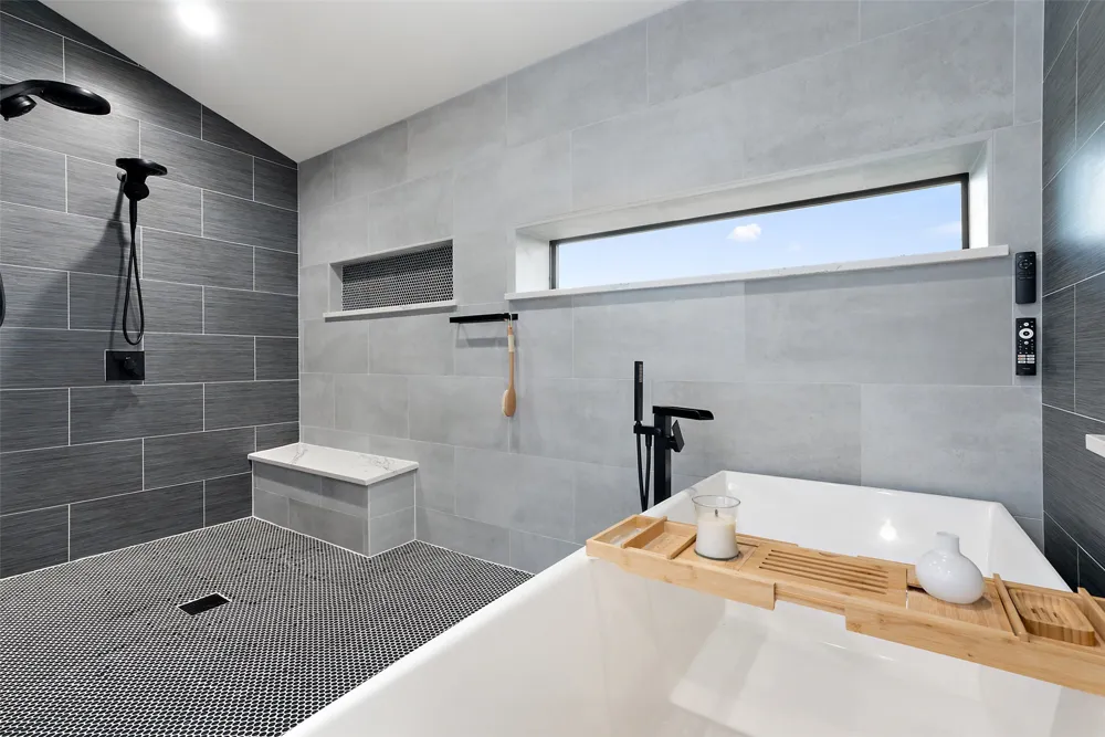 561 Broken Bit Trail Dripping Springs, TX 78620