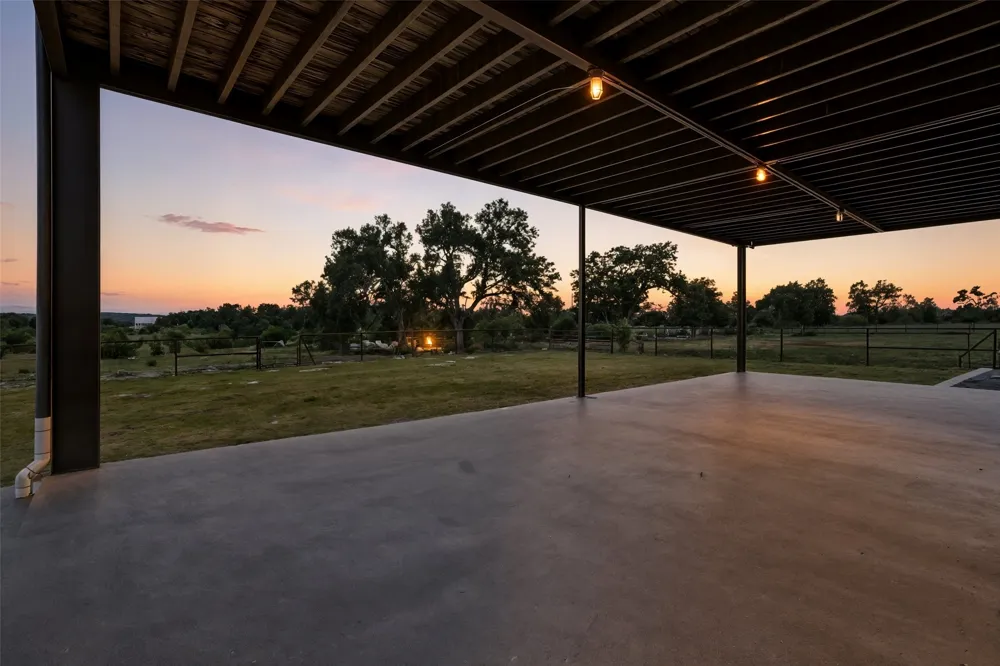 561 Broken Bit Trail Dripping Springs, TX 78620