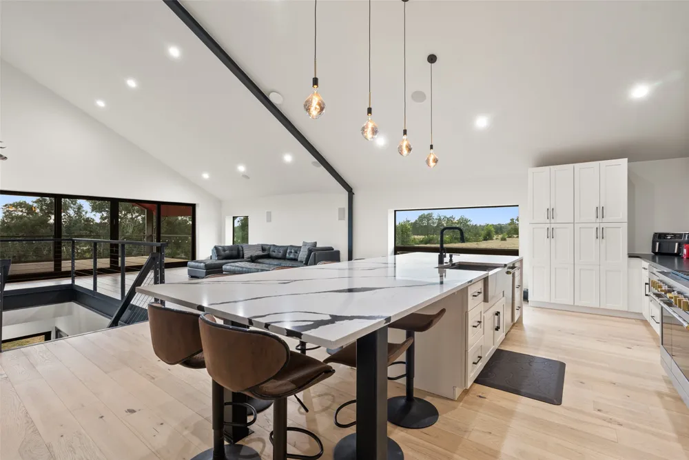 561 Broken Bit Trail Dripping Springs, TX 78620