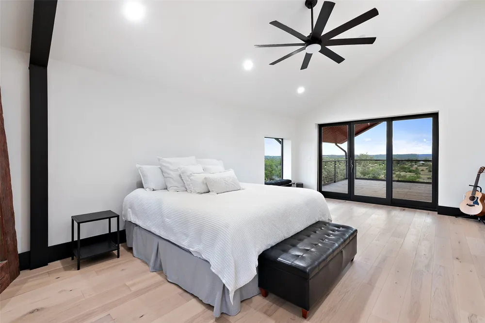 561 Broken Bit Trail Dripping Springs, TX 78620