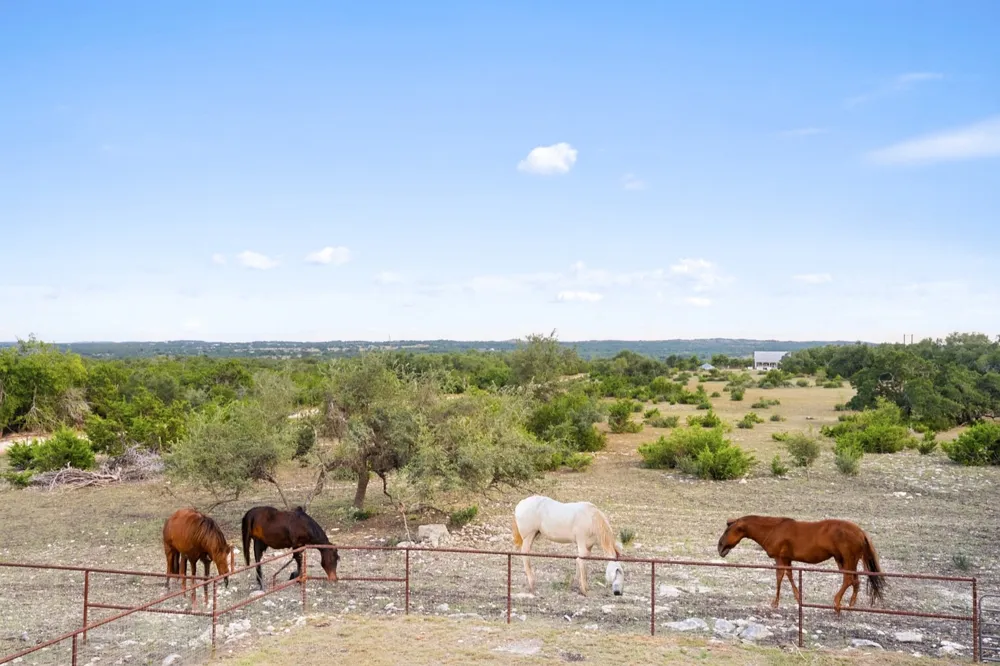 561 Broken Bit Trail Dripping Springs, TX 78620