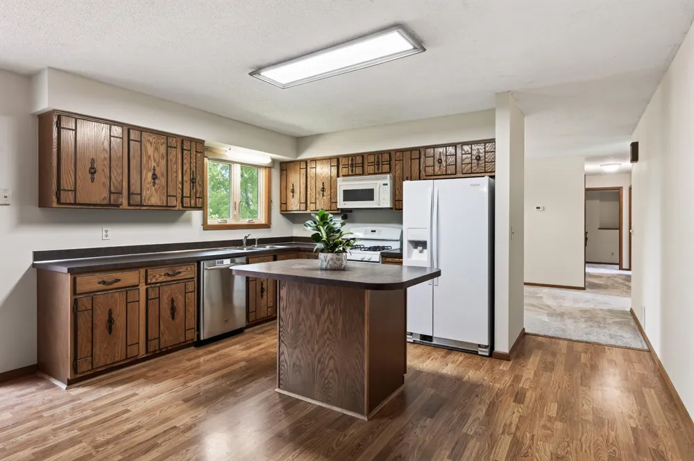 15849 Harwell Avenue Apple Valley, MN 55124
