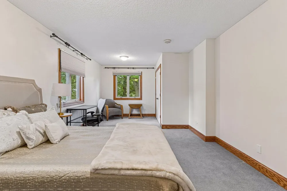 1836 Prior Avenue Falcon Heights, MN 55113