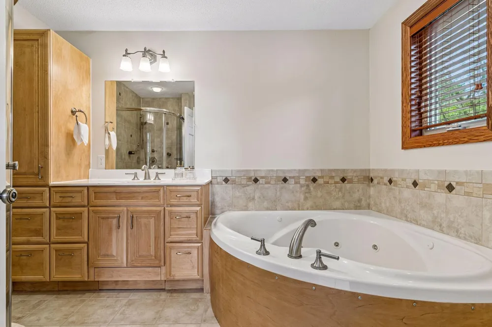 1836 Prior Avenue Falcon Heights, MN 55113