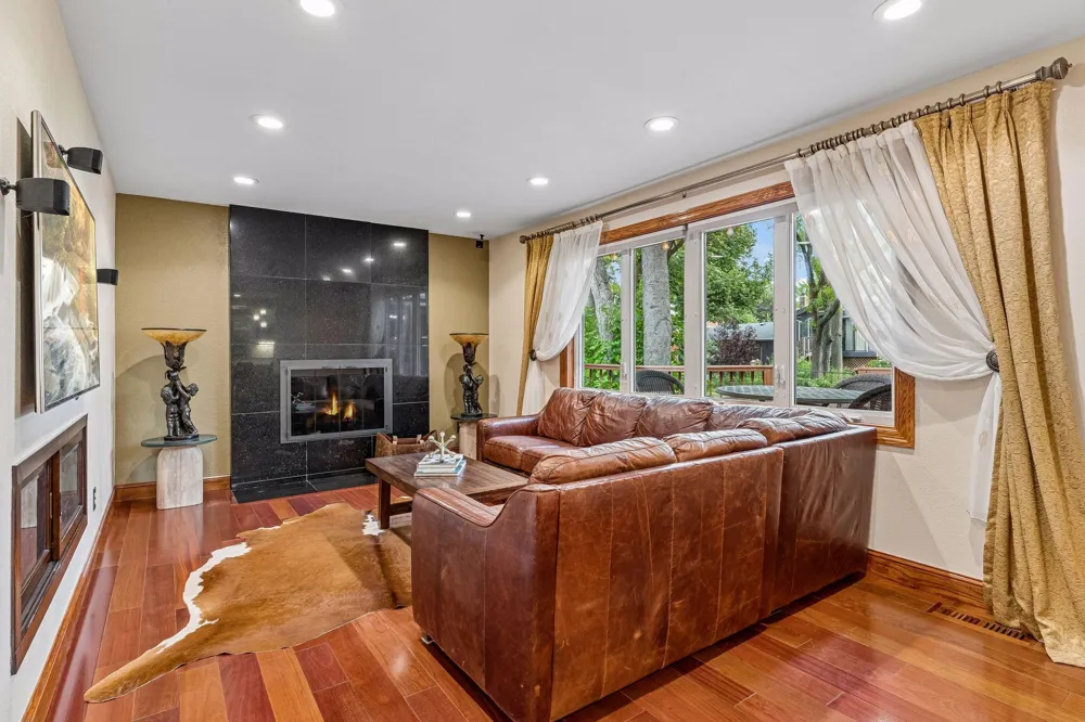 1836 Prior Avenue Falcon Heights, MN 55113