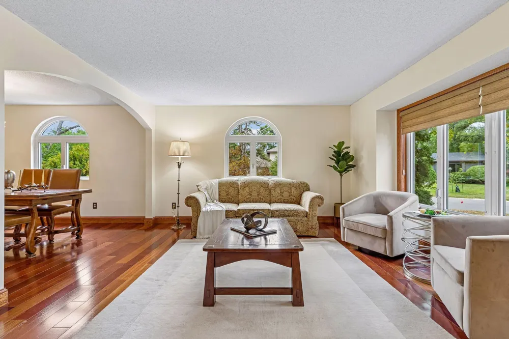 1836 Prior Avenue Falcon Heights, MN 55113