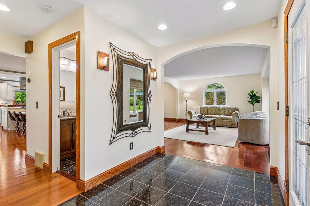 1836 Prior Avenue Falcon Heights, MN 55113