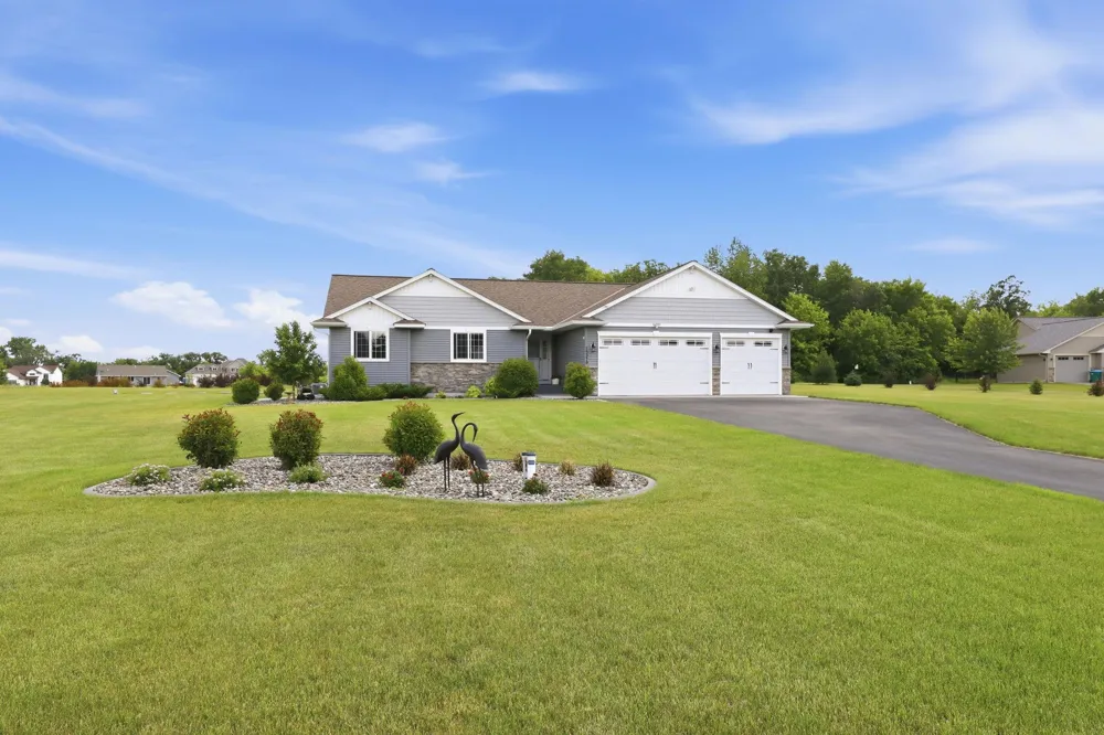 15379 292nd Avenue NW Zimmerman, MN 55398