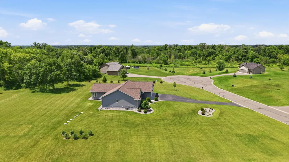 15379 292nd Avenue NW Zimmerman, MN 55398