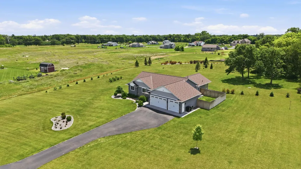 15379 292nd Avenue NW Zimmerman, MN 55398