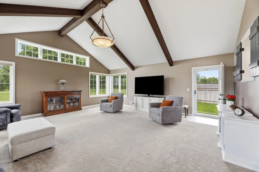 15379 292nd Avenue NW Zimmerman, MN 55398