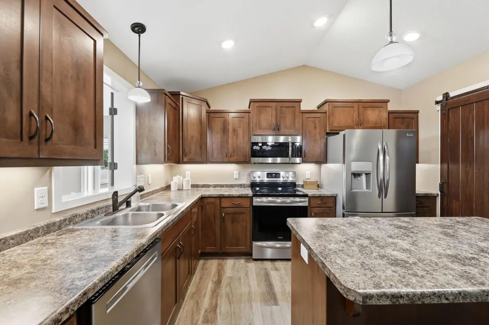 15379 292nd Avenue NW Zimmerman, MN 55398