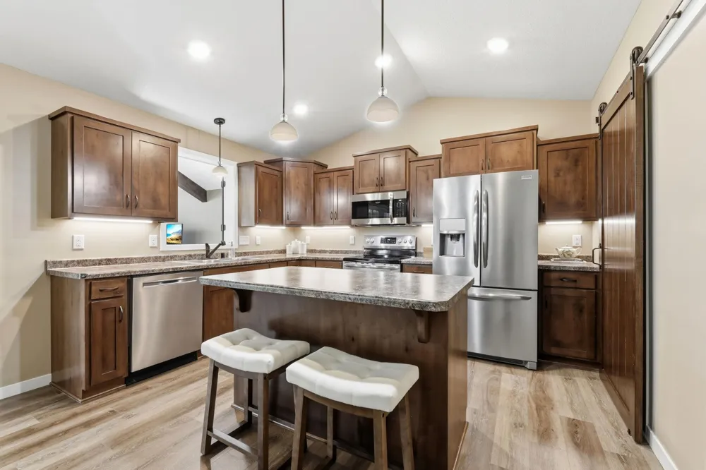 15379 292nd Avenue NW Zimmerman, MN 55398