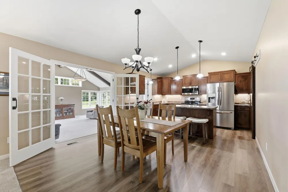 15379 292nd Avenue NW Zimmerman, MN 55398