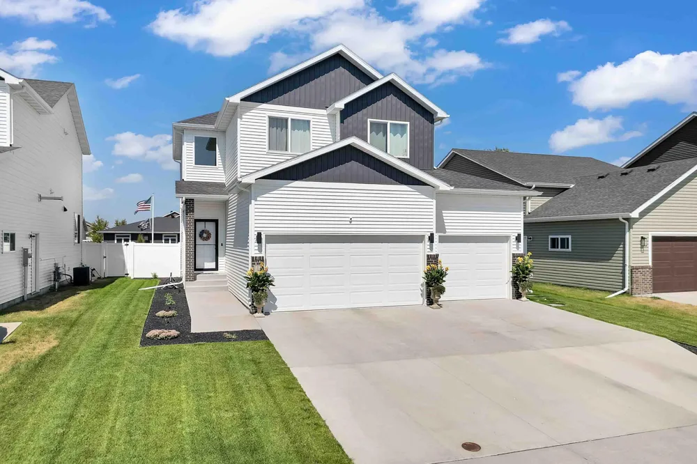 1338 27th Avenue W West Fargo, ND 58078