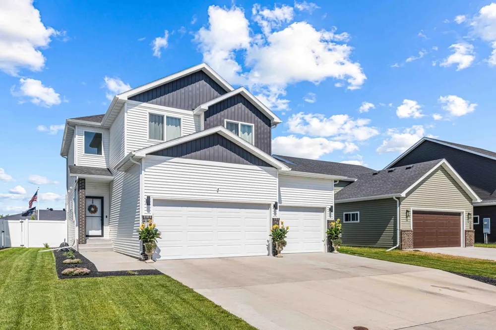 1338 27th Avenue W West Fargo, ND 58078