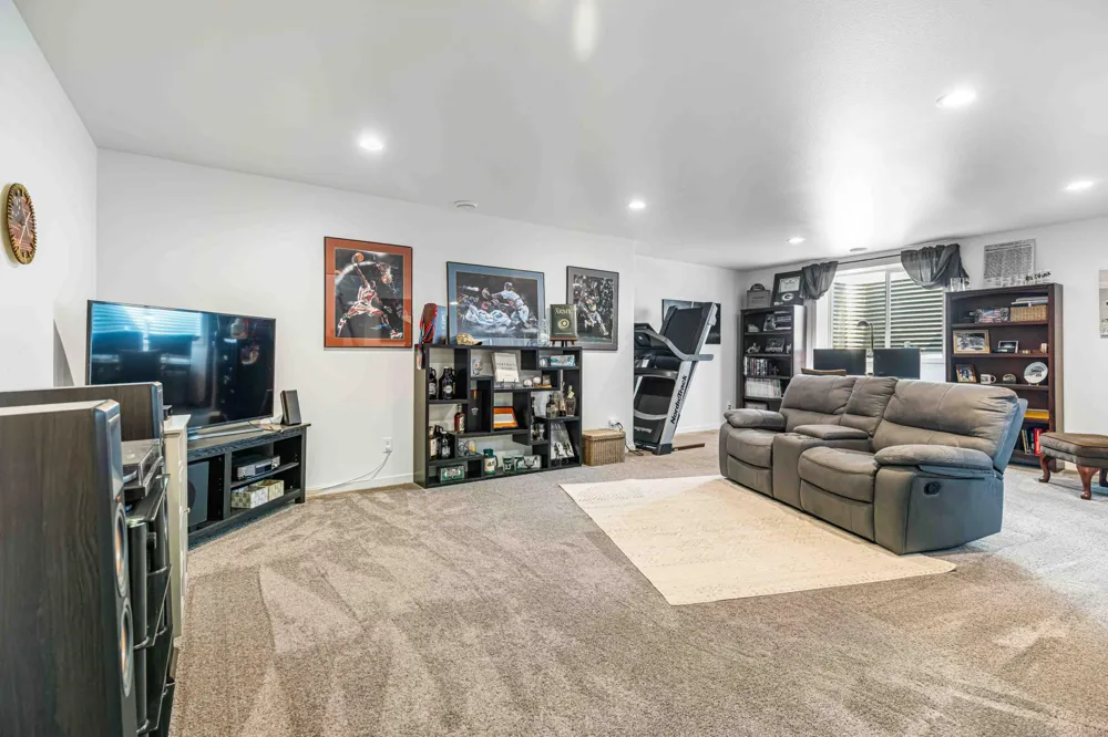 1338 27th Avenue W West Fargo, ND 58078