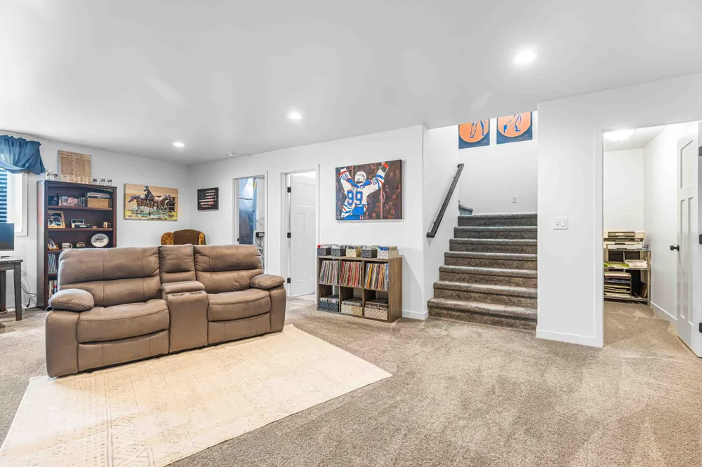 1338 27th Avenue W West Fargo, ND 58078