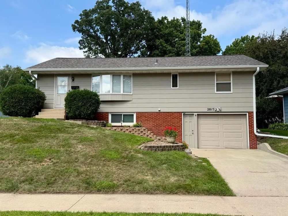 2817 15th Avenue NW Rochester, MN 55901