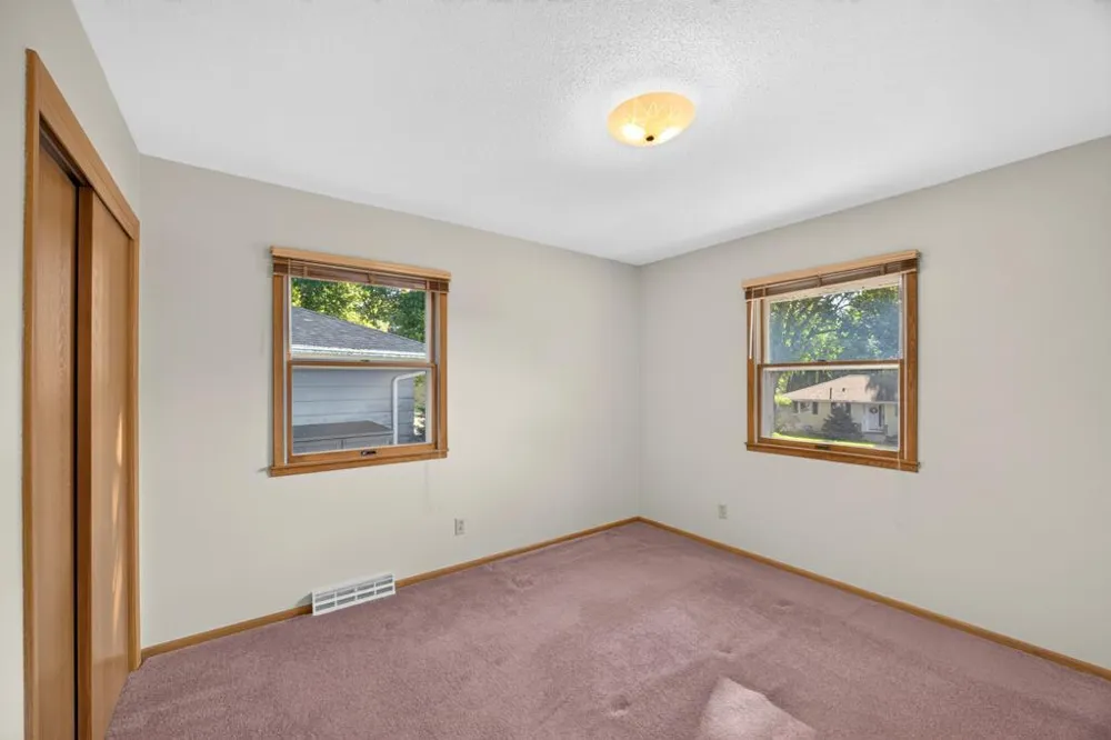 2817 15th Avenue NW Rochester, MN 55901