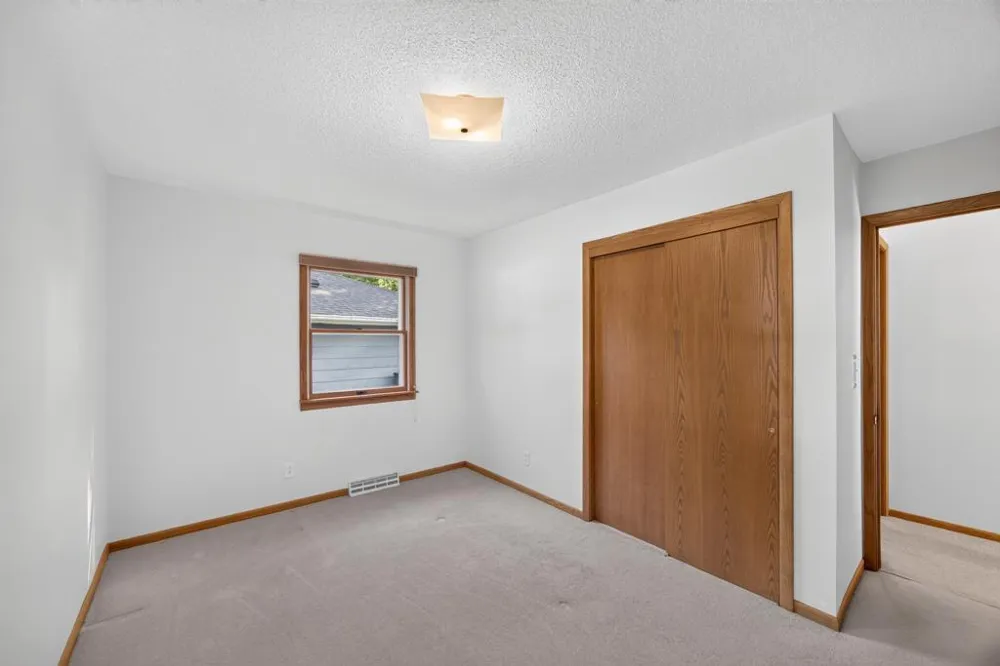 2817 15th Avenue NW Rochester, MN 55901
