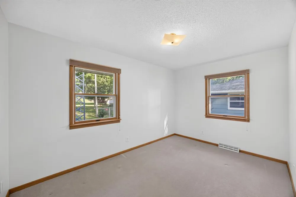 2817 15th Avenue NW Rochester, MN 55901