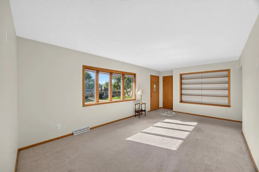 2817 15th Avenue NW Rochester, MN 55901