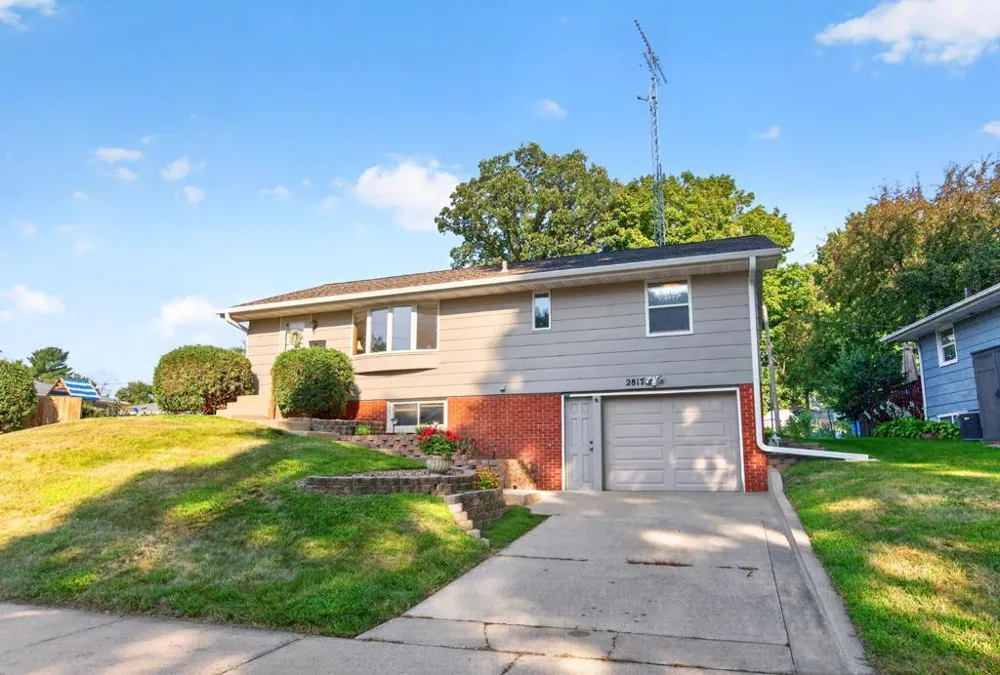 2817 15th Avenue NW Rochester, MN 55901
