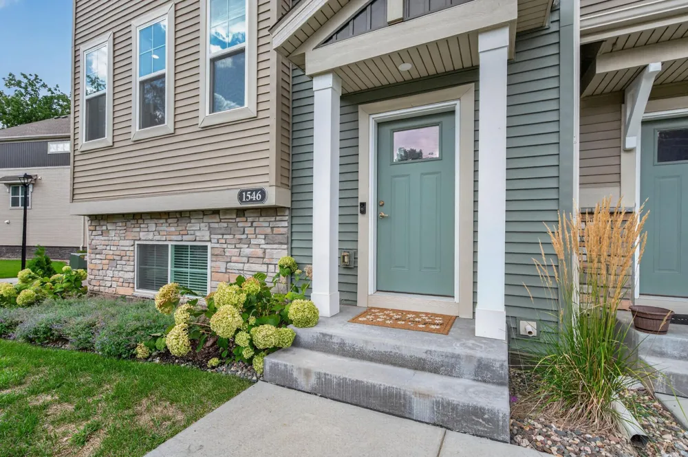 1546 Timberwood Lane West Saint Paul, MN 55118