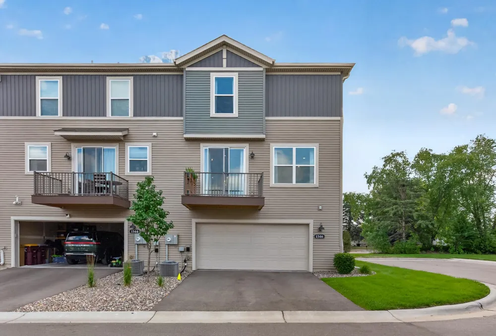 1546 Timberwood Lane West Saint Paul, MN 55118