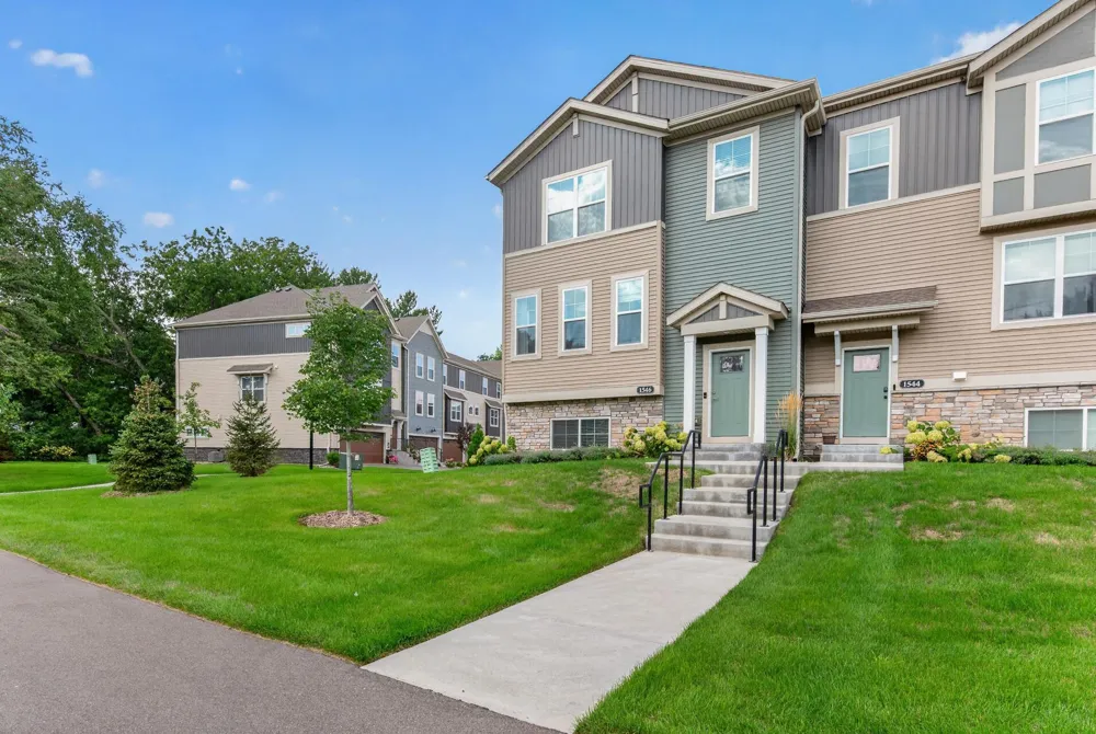 1546 Timberwood Lane West Saint Paul, MN 55118