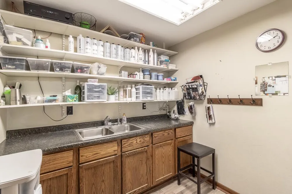 25 S Park Avenue Le Center, MN 56057
