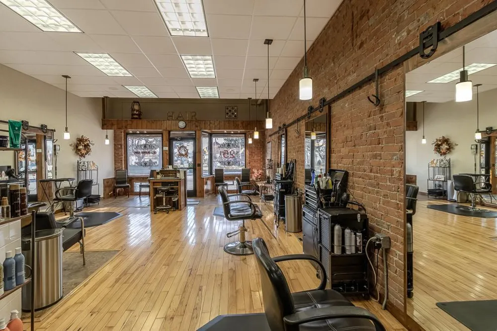 25 S Park Avenue Le Center, MN 56057