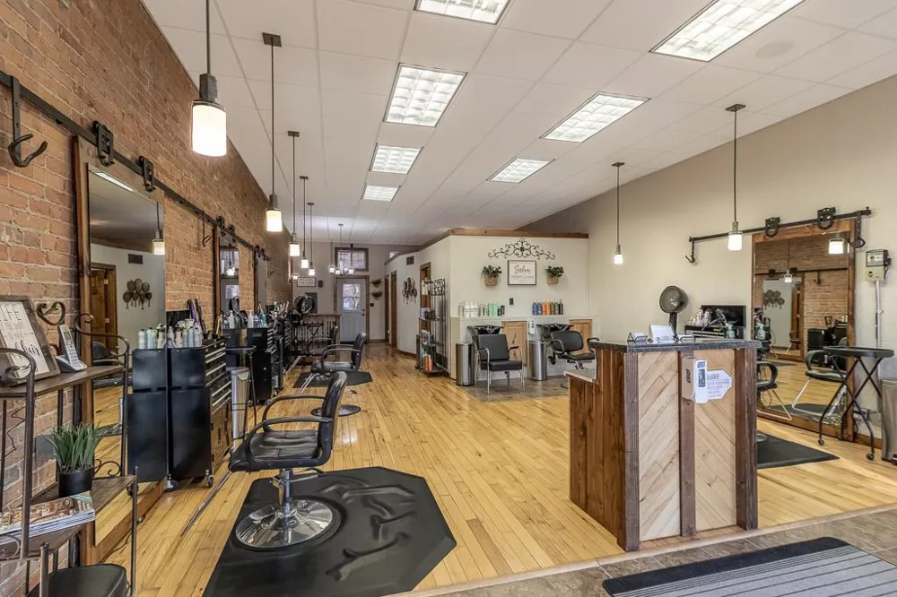 25 S Park Avenue Le Center, MN 56057