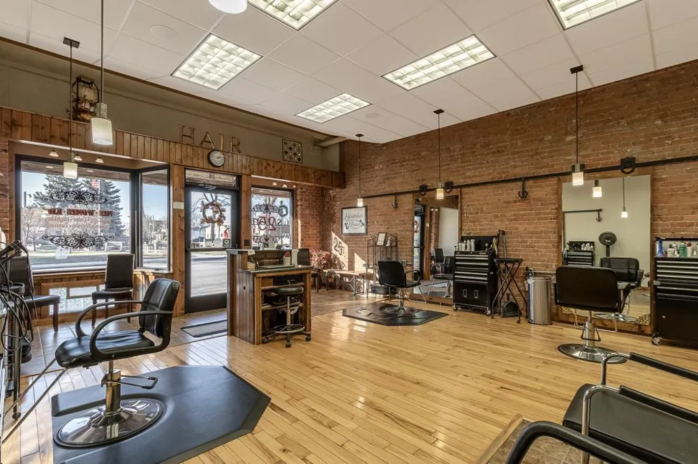25 S Park Avenue Le Center, MN 56057