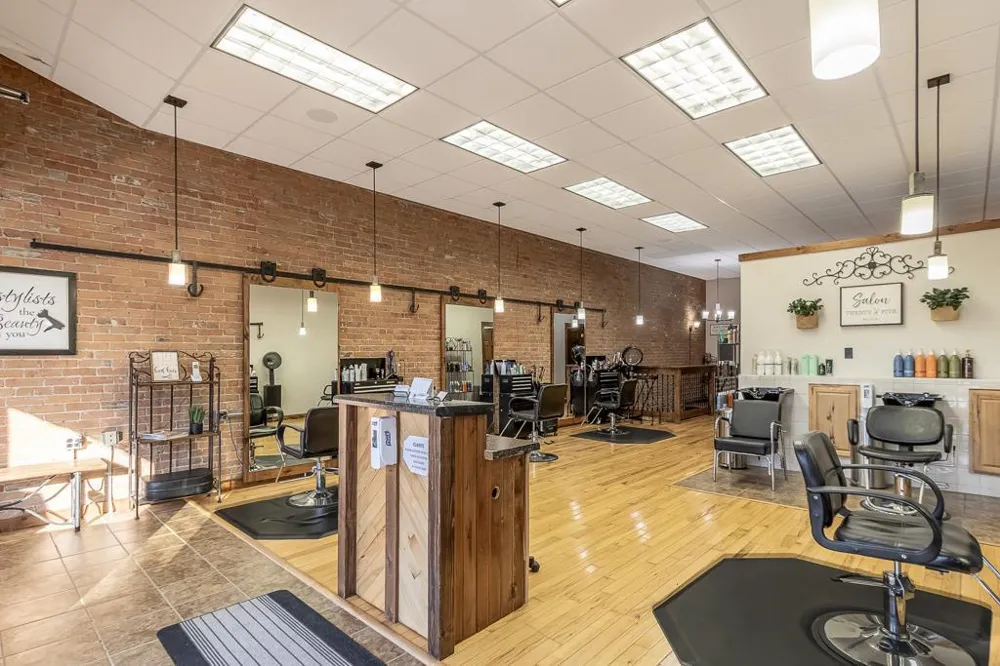 25 S Park Avenue Le Center, MN 56057