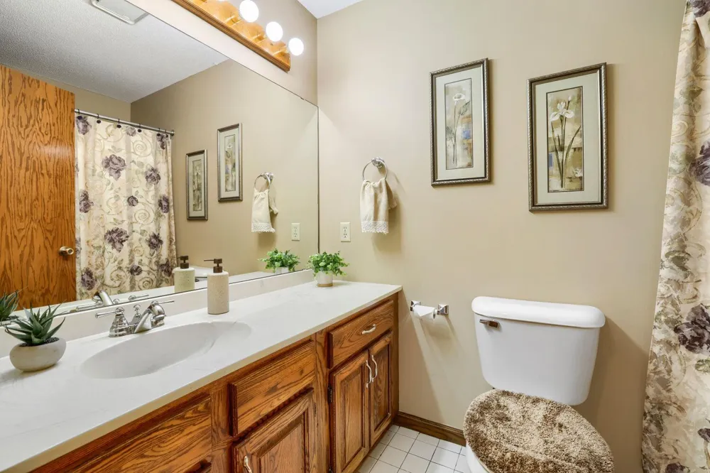 1411 Ridgewood Court Hastings, MN 55033