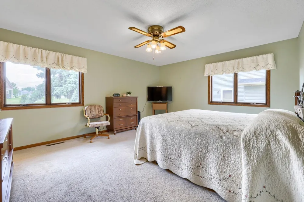 1411 Ridgewood Court Hastings, MN 55033