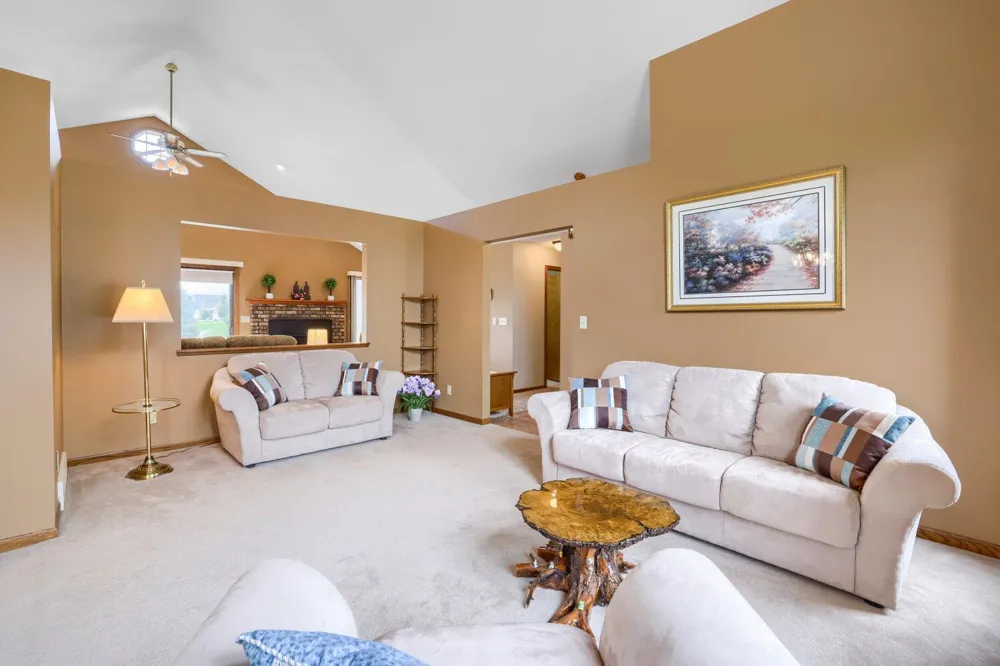 1411 Ridgewood Court Hastings, MN 55033
