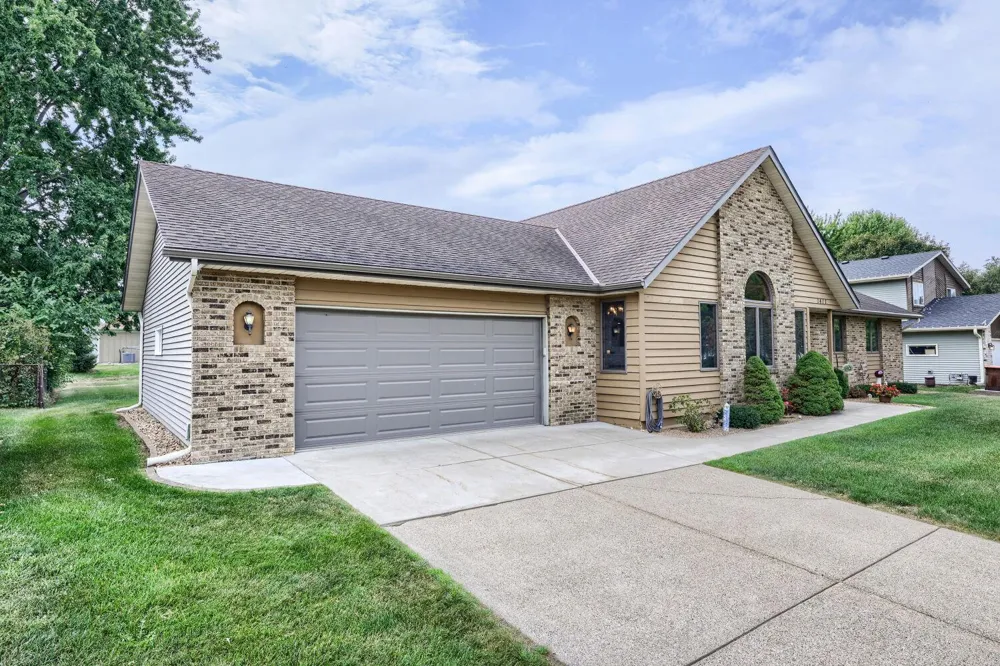 1411 Ridgewood Court Hastings, MN 55033