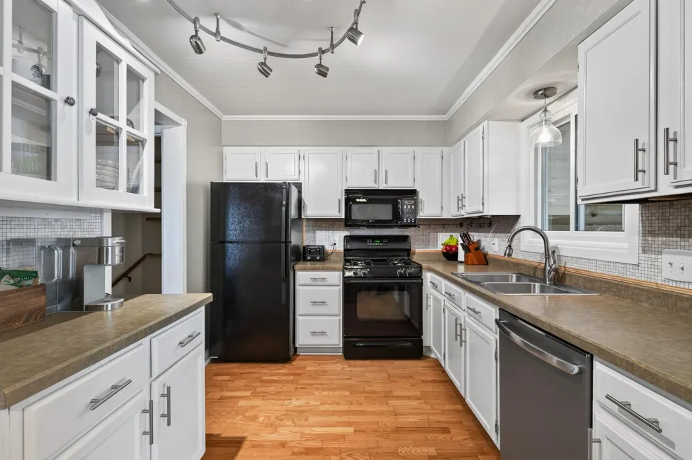 16614 Terrey Pine Drive Eden Prairie, MN 55347