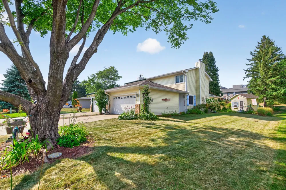 16614 Terrey Pine Drive Eden Prairie, MN 55347