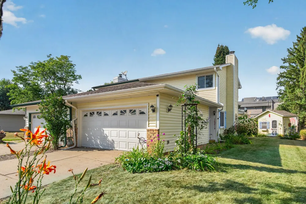 16614 Terrey Pine Drive Eden Prairie, MN 55347
