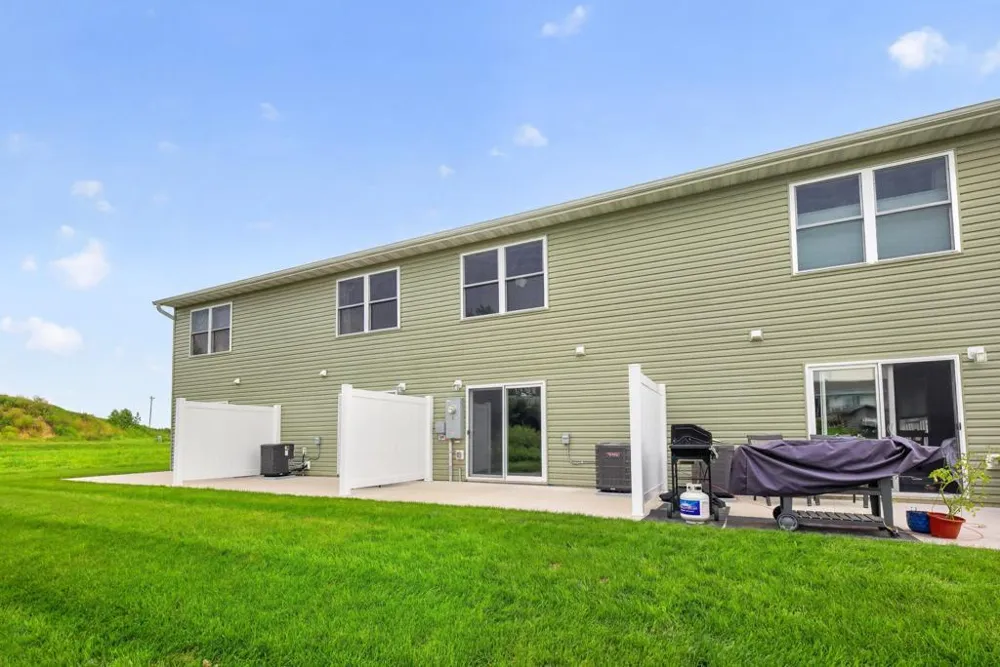 1843 Daniel Lane NE Stewartville, MN 55976
