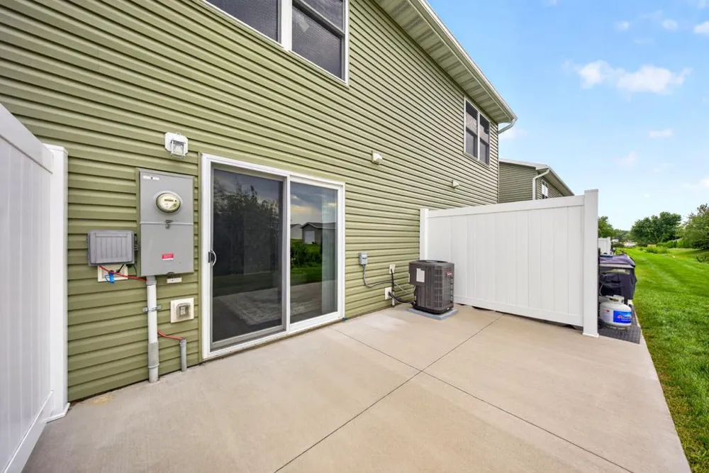 1843 Daniel Lane NE Stewartville, MN 55976