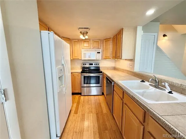 9255 E Lehigh Avenue #223 Denver, CO 80237