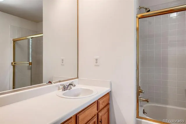 15956 E Crestridge Circle Centennial, CO 80015