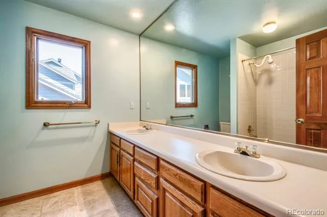 15956 E Crestridge Circle Centennial, CO 80015