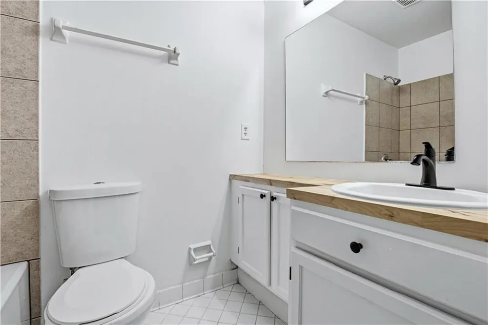 2052 Brian Way Decatur, GA 30033